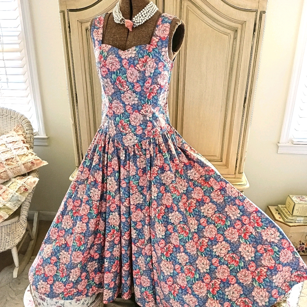 VTG "LAURA ASHLEY" COTTON CHINTZ COTTAGECORE!